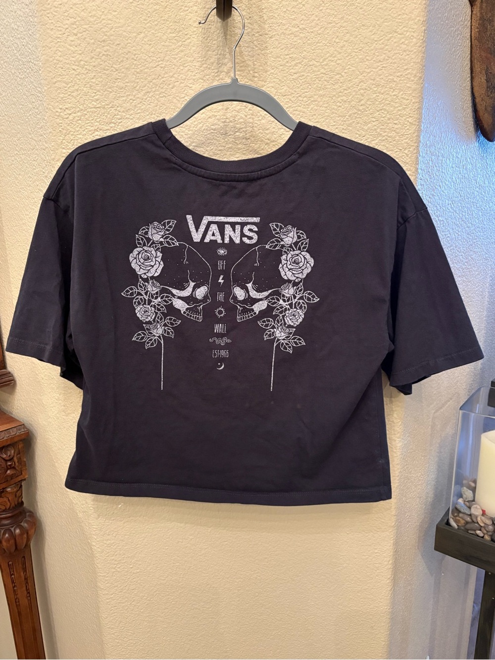Vans Black Short-Sleeve Crop Tee with White Skull & Rose Print Size XS